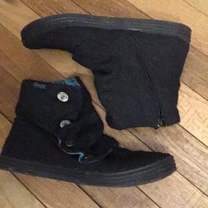 Wool blowfish booties